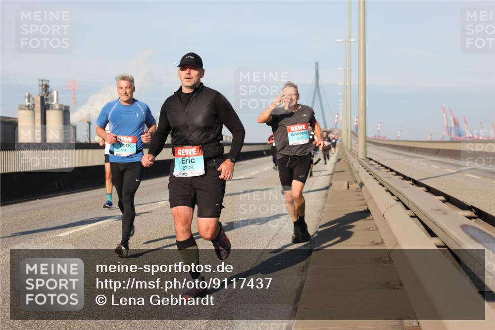 03.10.2025 - Köhlbrandbrückenlauf Lena Gebhardt http://msf.ph/oto/9117437 03.10.2025 09:44:27 Position 2 1247, 1, 2709, 1077 meine-sportfotos.de