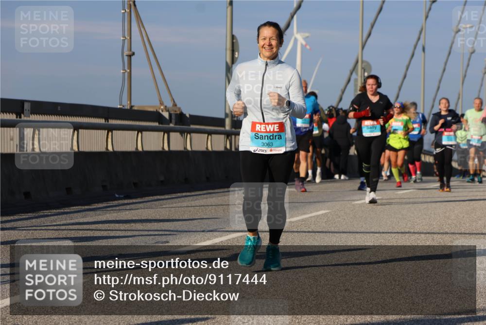 03.10.2025 - Köhlbrandbrückenlauf Strokosch-Dieckow http://msf.ph/oto/9117444 03.10.2025 09:51:03 Position 2 3063 meine-sportfotos.de