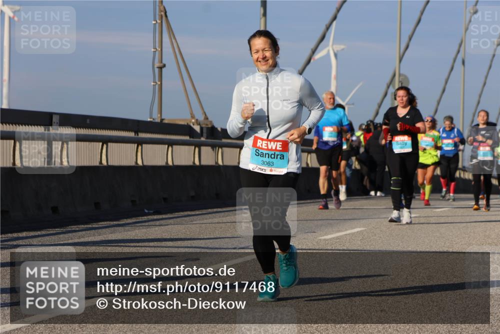 03.10.2025 - Köhlbrandbrückenlauf Strokosch-Dieckow http://msf.ph/oto/9117468 03.10.2025 09:51:04 Position 2 3063 meine-sportfotos.de
