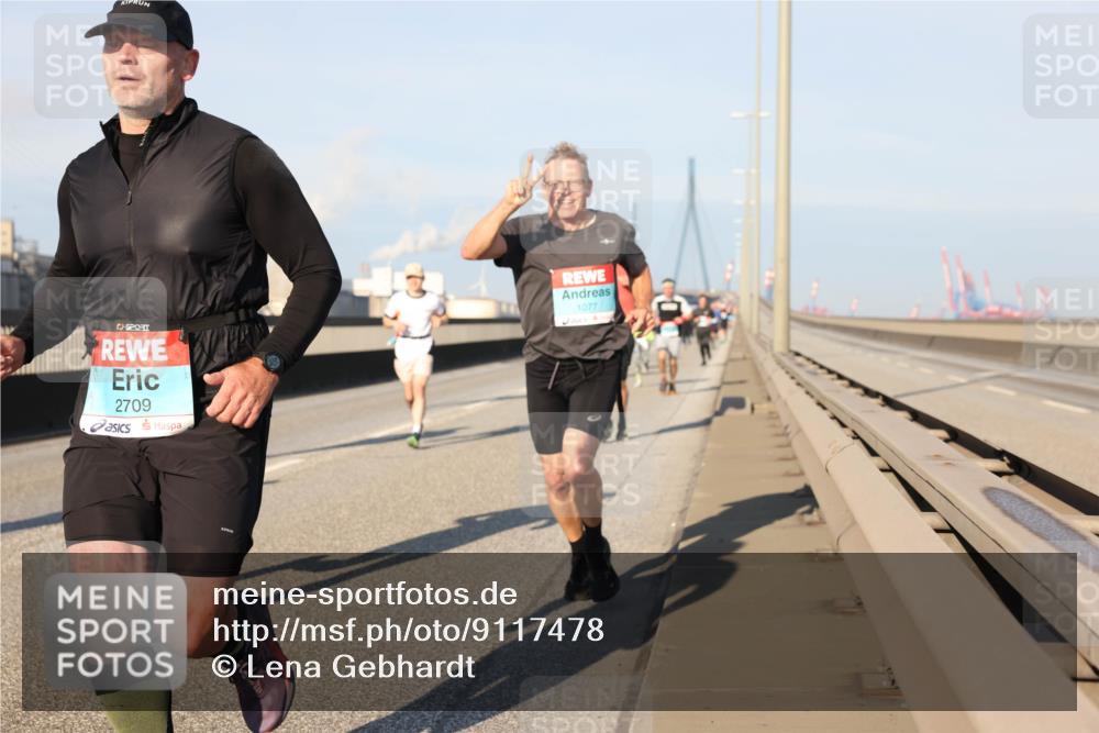 03.10.2025 - Köhlbrandbrückenlauf Lena Gebhardt http://msf.ph/oto/9117478 03.10.2025 09:44:28 Position 2 5203, 2709, 1077 meine-sportfotos.de