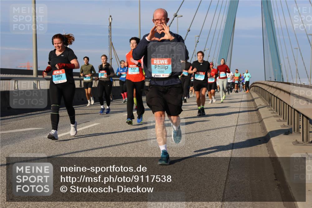 03.10.2025 - Köhlbrandbrückenlauf Strokosch-Dieckow http://msf.ph/oto/9117538 03.10.2025 09:51:10 Position 2 1666, 1807 meine-sportfotos.de