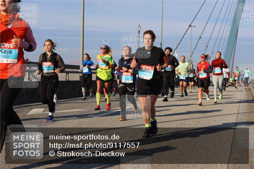 03.10.2025 - Köhlbrandbrückenlauf Strokosch-Dieckow http://msf.ph/oto/9117557 03.10.2025 09:51:13 Position 2 1480, 1821, 3779, 1649 meine-sportfotos.de