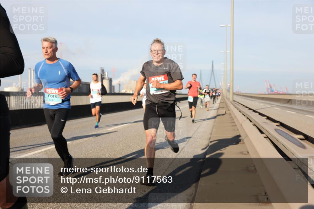03.10.2025 - Köhlbrandbrückenlauf Lena Gebhardt http://msf.ph/oto/9117563 03.10.2025 09:44:28 Position 2 1247 meine-sportfotos.de