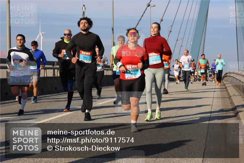 03.10.2025 - Köhlbrandbrückenlauf Strokosch-Dieckow http://msf.ph/oto/9117574 03.10.2025 09:51:15 Position 2 1820, 3725, 3810, 3816 meine-sportfotos.de