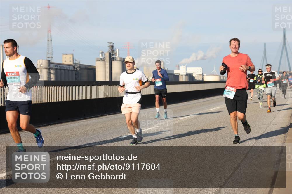 03.10.2025 - Köhlbrandbrückenlauf Lena Gebhardt http://msf.ph/oto/9117604 03.10.2025 09:44:29 Position 2 3343, 1231 meine-sportfotos.de