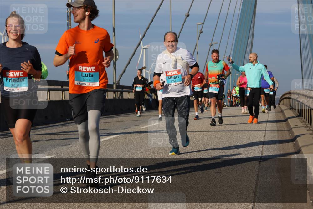 03.10.2025 - Köhlbrandbrückenlauf Strokosch-Dieckow http://msf.ph/oto/9117634 03.10.2025 09:51:20 Position 2 3214, 3213, 2056, 2 meine-sportfotos.de