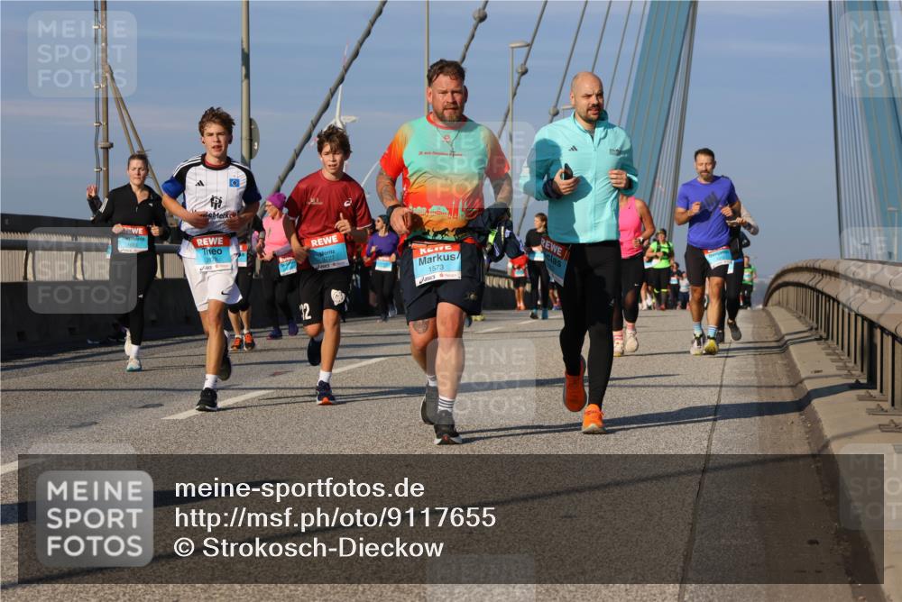 03.10.2025 - Köhlbrandbrückenlauf Strokosch-Dieckow http://msf.ph/oto/9117655 03.10.2025 09:51:23 Position 2 20, 3727, 1573, 12 meine-sportfotos.de