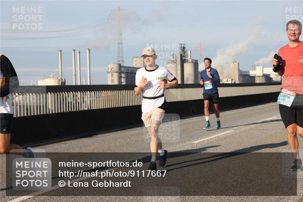 03.10.2025 - Köhlbrandbrückenlauf Lena Gebhardt http://msf.ph/oto/9117667 03.10.2025 09:44:30 Position 2 1231 meine-sportfotos.de