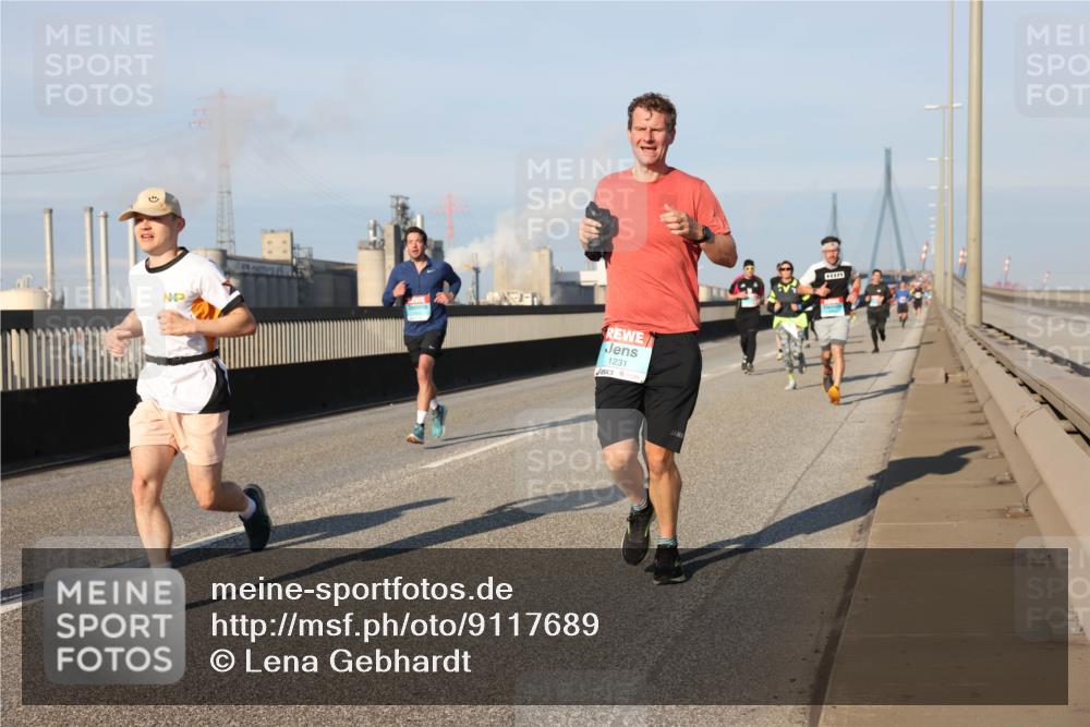 03.10.2025 - Köhlbrandbrückenlauf Lena Gebhardt http://msf.ph/oto/9117689 03.10.2025 09:44:31 Position 2 1231 meine-sportfotos.de