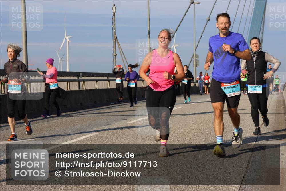 03.10.2025 - Köhlbrandbrückenlauf Strokosch-Dieckow http://msf.ph/oto/9117713 03.10.2025 09:51:29 Position 2 3252, 1212, 2949 meine-sportfotos.de