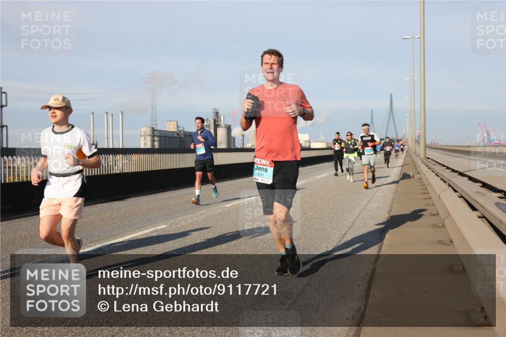 03.10.2025 - Köhlbrandbrückenlauf Lena Gebhardt http://msf.ph/oto/9117721 03.10.2025 09:44:31 Position 2 1231 meine-sportfotos.de