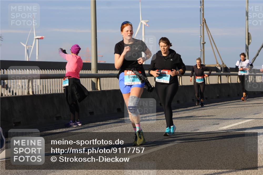 03.10.2025 - Köhlbrandbrückenlauf Strokosch-Dieckow http://msf.ph/oto/9117757 03.10.2025 09:51:34 Position 2 183, 3081, 2118 meine-sportfotos.de