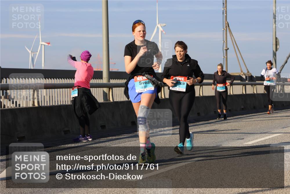 03.10.2025 - Köhlbrandbrückenlauf Strokosch-Dieckow http://msf.ph/oto/9117761 03.10.2025 09:51:34 Position 2 3081, 18 meine-sportfotos.de