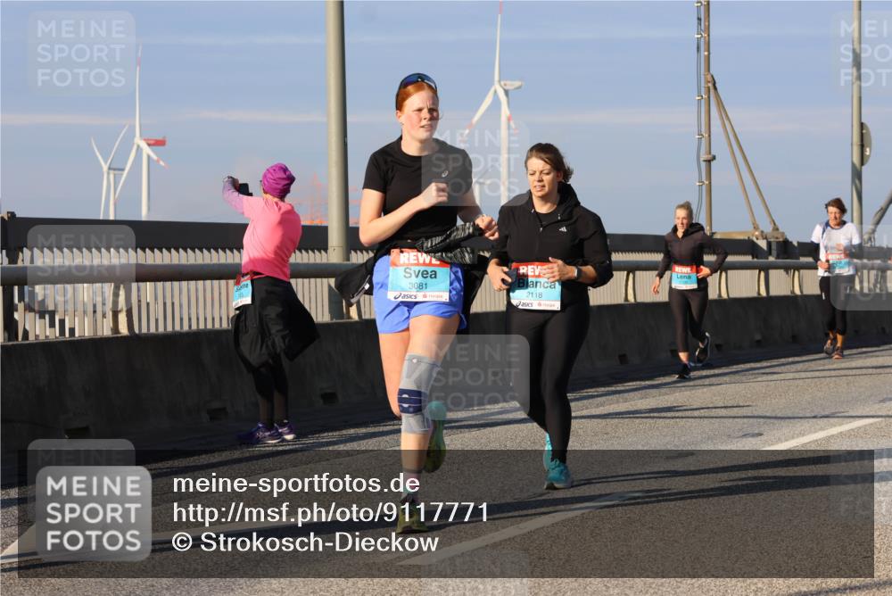 03.10.2025 - Köhlbrandbrückenlauf Strokosch-Dieckow http://msf.ph/oto/9117771 03.10.2025 09:51:34 Position 2 83, 3081, 2118 meine-sportfotos.de