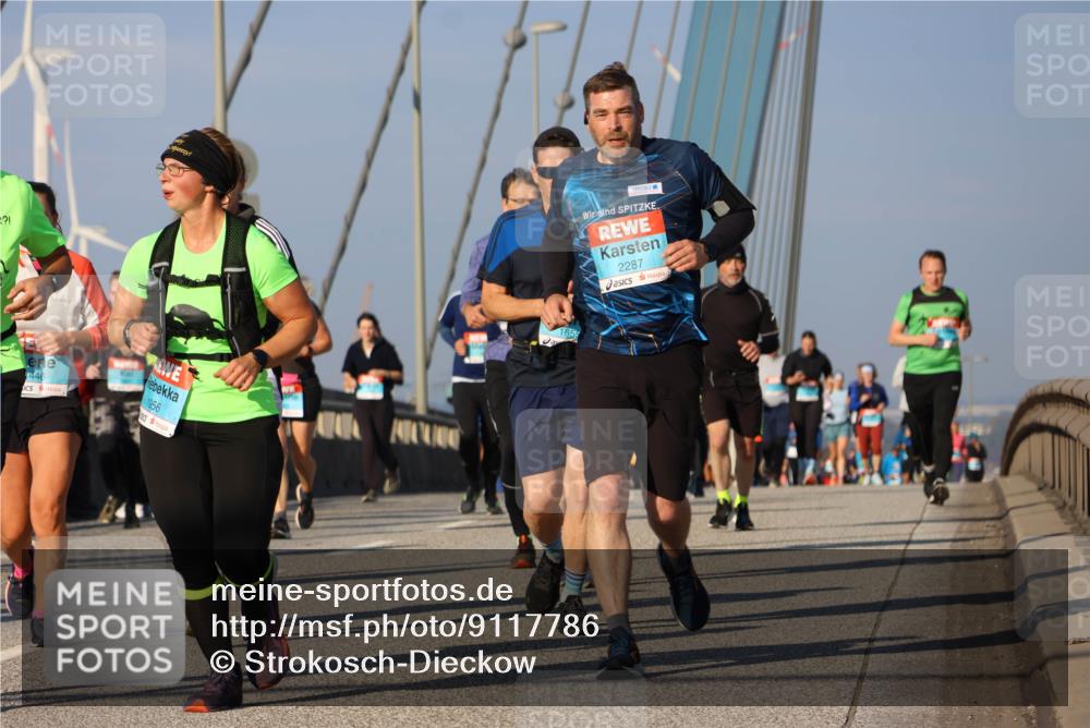 03.10.2025 - Köhlbrandbrückenlauf Strokosch-Dieckow http://msf.ph/oto/9117786 03.10.2025 09:51:38 Position 2 2287, 446, 1956, 1655 meine-sportfotos.de