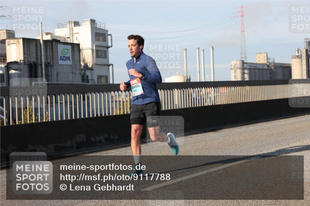 03.10.2025 - Köhlbrandbrückenlauf Lena Gebhardt http://msf.ph/oto/9117788 03.10.2025 09:44:32 Position 2 1405 meine-sportfotos.de