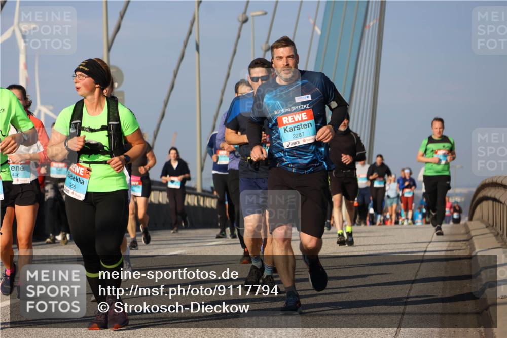03.10.2025 - Köhlbrandbrückenlauf Strokosch-Dieckow http://msf.ph/oto/9117794 03.10.2025 09:51:38 Position 2 446, 1956, 2287 meine-sportfotos.de