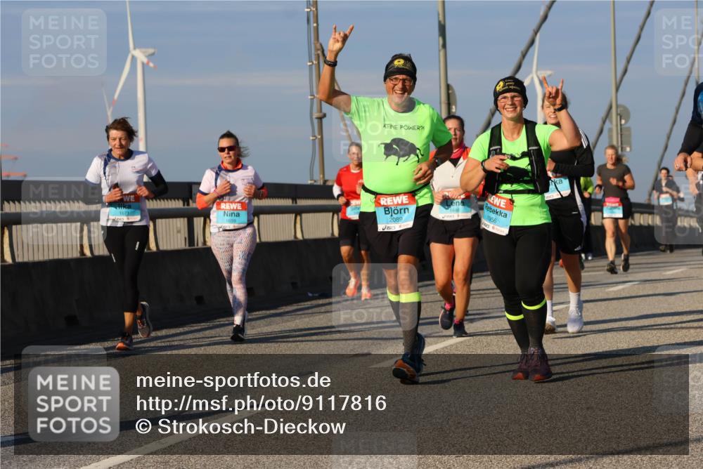 03.10.2025 - Köhlbrandbrückenlauf Strokosch-Dieckow http://msf.ph/oto/9117816 03.10.2025 09:51:39 Position 2 1671, 1659, 2089, 1956 meine-sportfotos.de