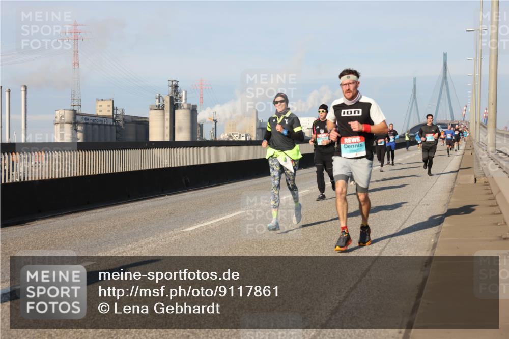 03.10.2025 - Köhlbrandbrückenlauf Lena Gebhardt http://msf.ph/oto/9117861 03.10.2025 09:44:33 Position 2  meine-sportfotos.de