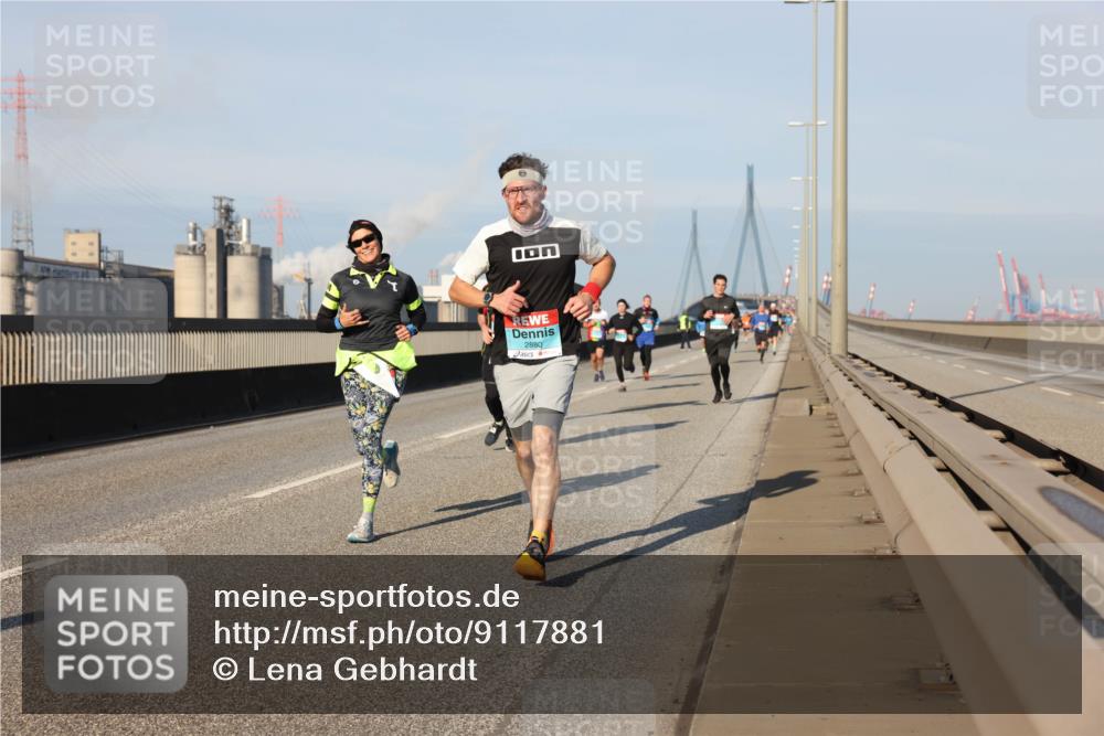 03.10.2025 - Köhlbrandbrückenlauf Lena Gebhardt http://msf.ph/oto/9117881 03.10.2025 09:44:33 Position 2 2880 meine-sportfotos.de