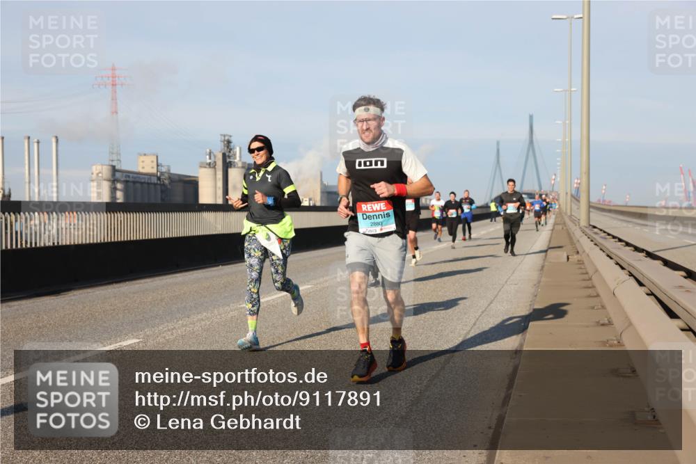 03.10.2025 - Köhlbrandbrückenlauf Lena Gebhardt http://msf.ph/oto/9117891 03.10.2025 09:44:34 Position 2 2880 meine-sportfotos.de
