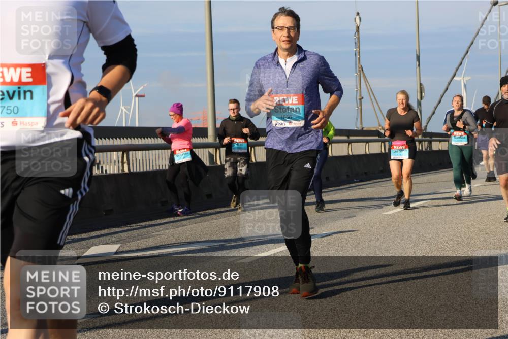 03.10.2025 - Köhlbrandbrückenlauf Strokosch-Dieckow http://msf.ph/oto/9117908 03.10.2025 09:51:47 Position 2 750, 1556, 1743 meine-sportfotos.de