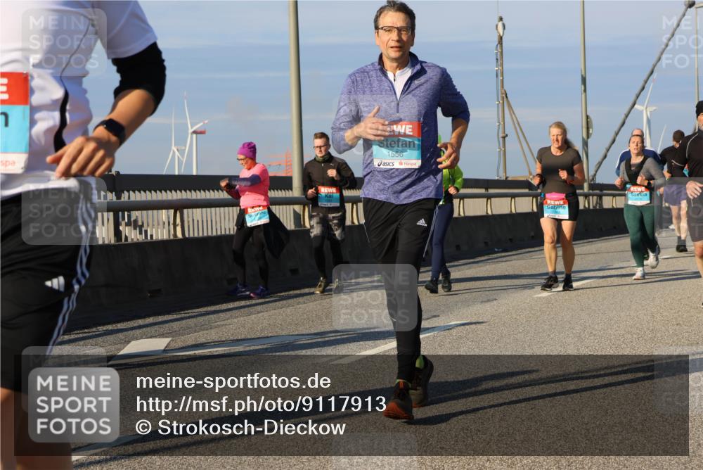 03.10.2025 - Köhlbrandbrückenlauf Strokosch-Dieckow http://msf.ph/oto/9117913 03.10.2025 09:51:47 Position 2 1556, 1743 meine-sportfotos.de