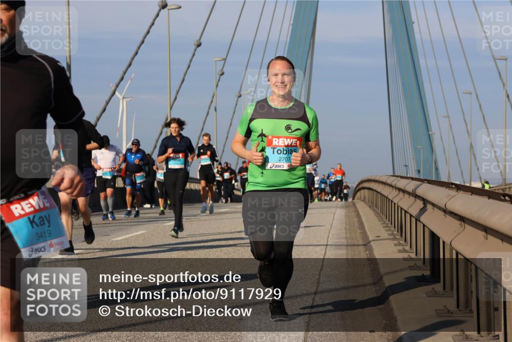03.10.2025 - Köhlbrandbrückenlauf Strokosch-Dieckow http://msf.ph/oto/9117929 03.10.2025 09:51:50 Position 2 88, 3419, 2707 meine-sportfotos.de