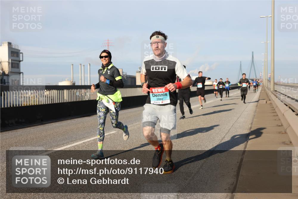 03.10.2025 - Köhlbrandbrückenlauf Lena Gebhardt http://msf.ph/oto/9117940 03.10.2025 09:44:34 Position 2 2880 meine-sportfotos.de