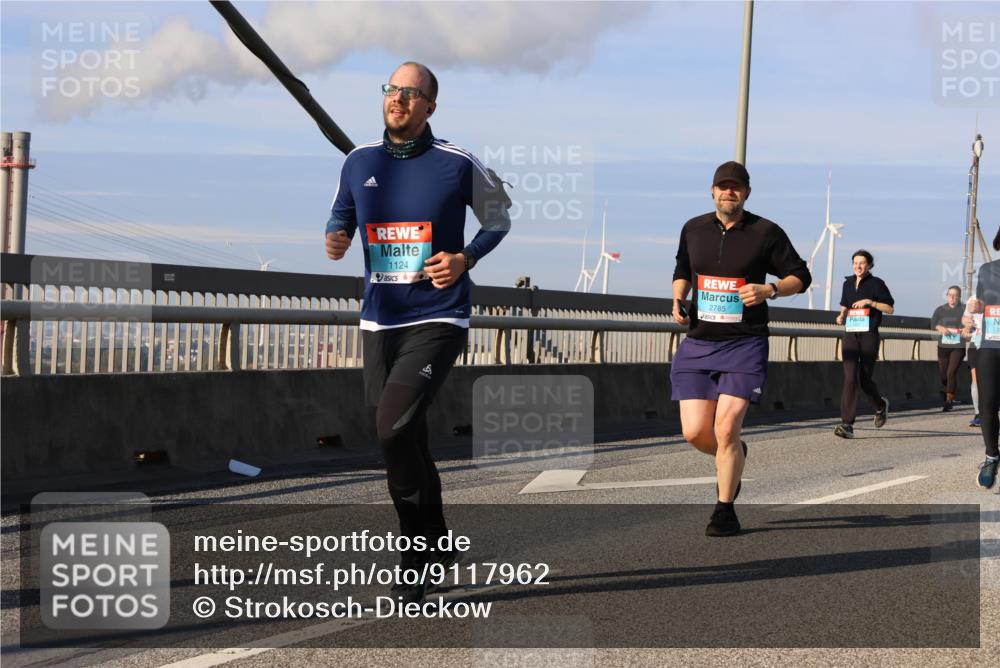 03.10.2025 - Köhlbrandbrückenlauf Strokosch-Dieckow http://msf.ph/oto/9117962 03.10.2025 09:51:53 Position 2 1124, 2785 meine-sportfotos.de