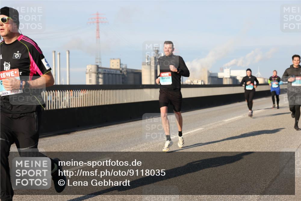 03.10.2025 - Köhlbrandbrückenlauf Lena Gebhardt http://msf.ph/oto/9118035 03.10.2025 09:44:36 Position 2  meine-sportfotos.de