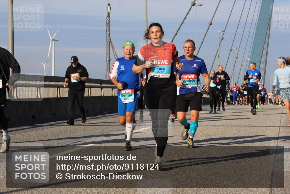 03.10.2025 - Köhlbrandbrückenlauf Strokosch-Dieckow http://msf.ph/oto/9118124 03.10.2025 09:52:08 Position 2 3505, 3747, 3506 meine-sportfotos.de