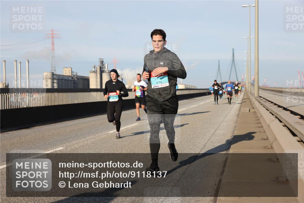 03.10.2025 - Köhlbrandbrückenlauf Lena Gebhardt http://msf.ph/oto/9118137 03.10.2025 09:44:39 Position 2 3775 meine-sportfotos.de