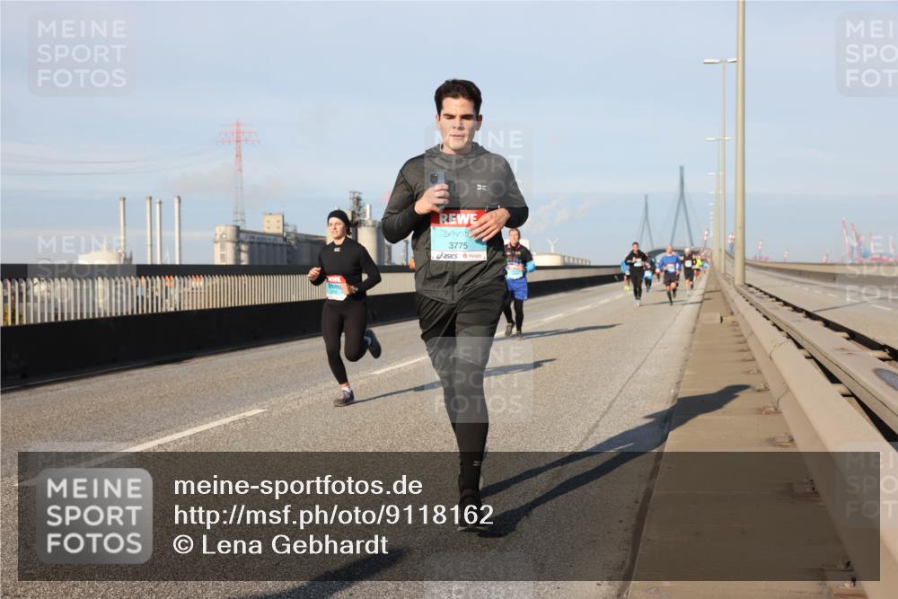 03.10.2025 - Köhlbrandbrückenlauf Lena Gebhardt http://msf.ph/oto/9118162 03.10.2025 09:44:39 Position 2 3775 meine-sportfotos.de