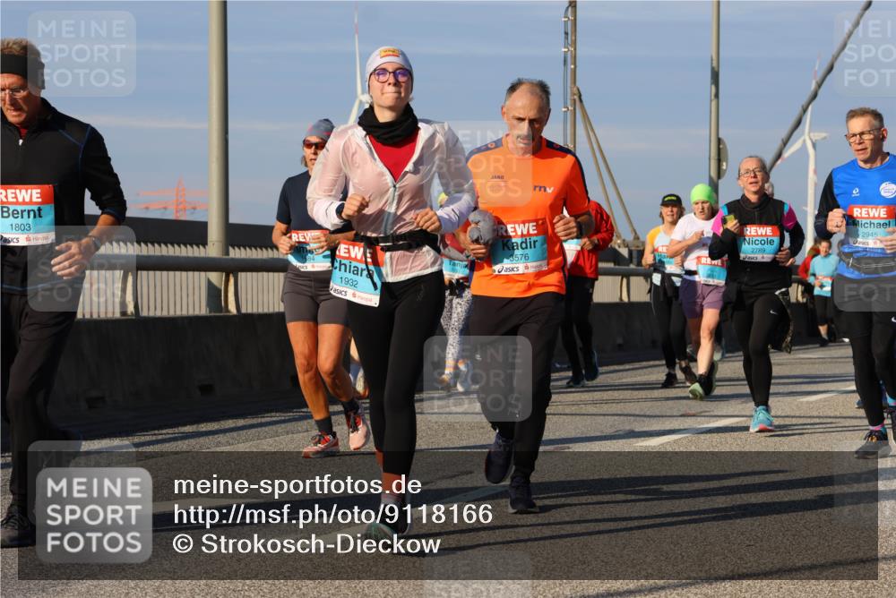 03.10.2025 - Köhlbrandbrückenlauf Strokosch-Dieckow http://msf.ph/oto/9118166 03.10.2025 09:52:12 Position 2 1803, 1932, 3576, 2789, 2945 meine-sportfotos.de
