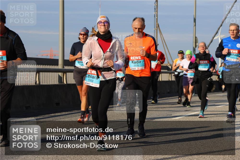 03.10.2025 - Köhlbrandbrückenlauf Strokosch-Dieckow http://msf.ph/oto/9118176 03.10.2025 09:52:13 Position 2 1684, 1932, 3576, 2789, 2945 meine-sportfotos.de