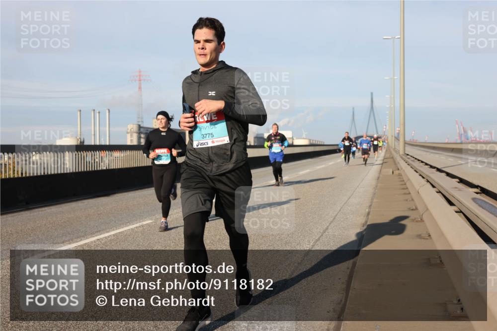 03.10.2025 - Köhlbrandbrückenlauf Lena Gebhardt http://msf.ph/oto/9118182 03.10.2025 09:44:40 Position 2 3775 meine-sportfotos.de