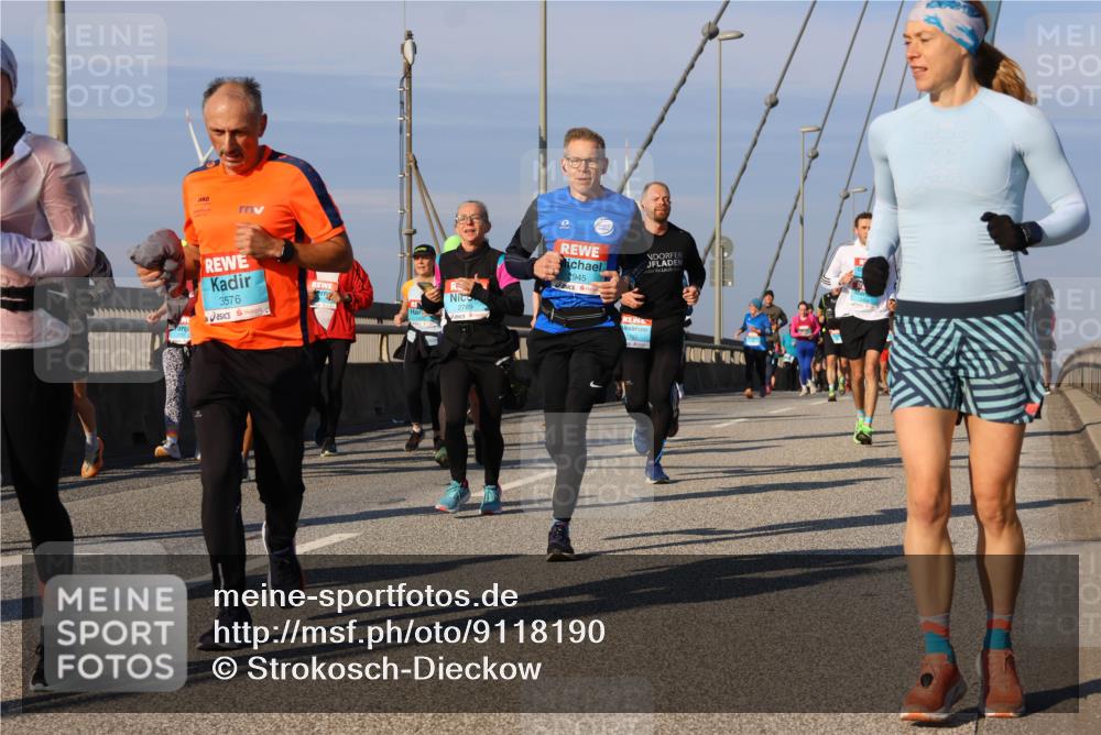03.10.2025 - Köhlbrandbrückenlauf Strokosch-Dieckow http://msf.ph/oto/9118190 03.10.2025 09:52:13 Position 2 3576, 2789, 2945, 1785 meine-sportfotos.de