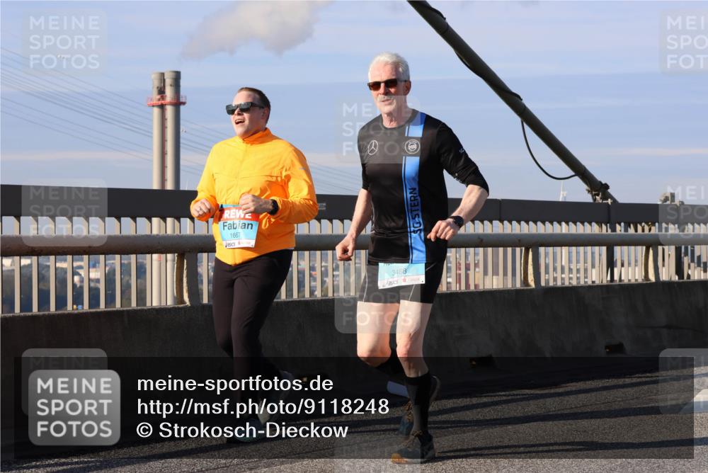 03.10.2025 - Köhlbrandbrückenlauf Strokosch-Dieckow http://msf.ph/oto/9118248 03.10.2025 09:52:21 Position 2 1667, 3468 meine-sportfotos.de