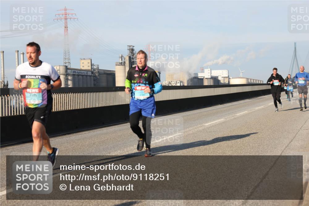 03.10.2025 - Köhlbrandbrückenlauf Lena Gebhardt http://msf.ph/oto/9118251 03.10.2025 09:44:41 Position 2 1248, 3794 meine-sportfotos.de