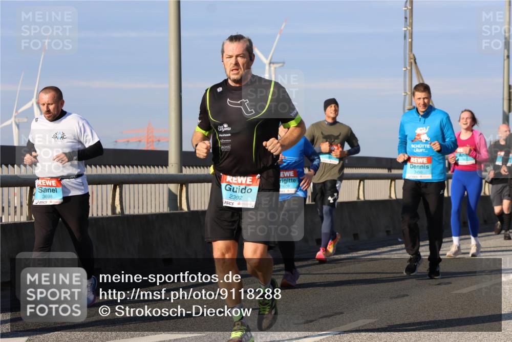 03.10.2025 - Köhlbrandbrückenlauf Strokosch-Dieckow http://msf.ph/oto/9118288 03.10.2025 09:52:24 Position 2 3698, 2392, 1609, 3450 meine-sportfotos.de