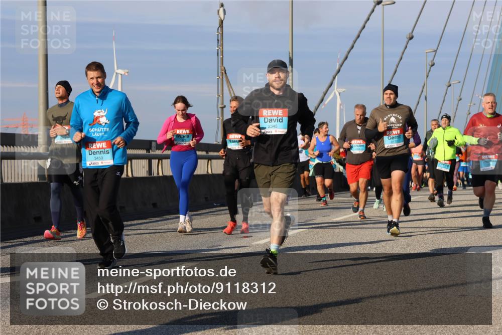 03.10.2025 - Köhlbrandbrückenlauf Strokosch-Dieckow http://msf.ph/oto/9118312 03.10.2025 09:52:26 Position 2 3450, 2345, 2172 meine-sportfotos.de