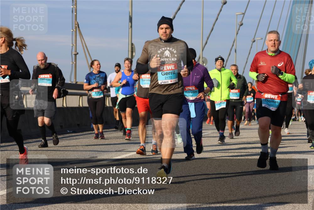 03.10.2025 - Köhlbrandbrückenlauf Strokosch-Dieckow http://msf.ph/oto/9118327 03.10.2025 09:52:28 Position 2 1941, 2886, 2172, 2885, 2800, 153 meine-sportfotos.de