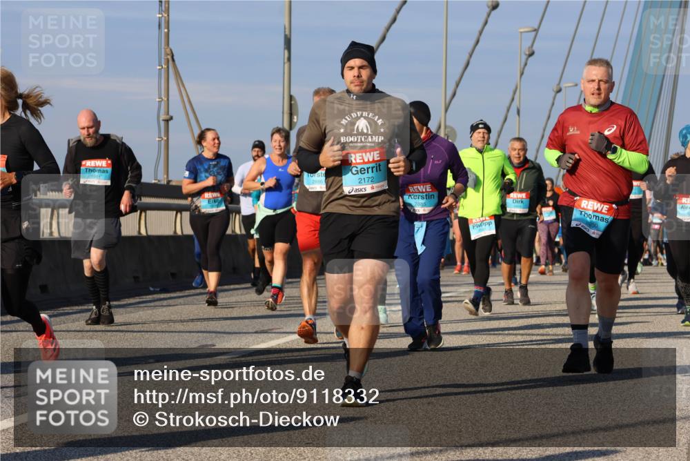 03.10.2025 - Köhlbrandbrückenlauf Strokosch-Dieckow http://msf.ph/oto/9118332 03.10.2025 09:52:28 Position 2 1941, 2886, 2172, 2885, 2800 meine-sportfotos.de