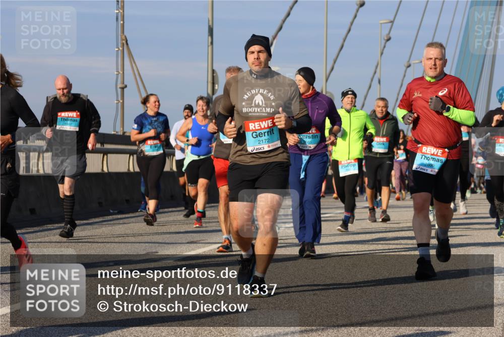 03.10.2025 - Köhlbrandbrückenlauf Strokosch-Dieckow http://msf.ph/oto/9118337 03.10.2025 09:52:28 Position 2 1941, 2172, 885, 2800 meine-sportfotos.de