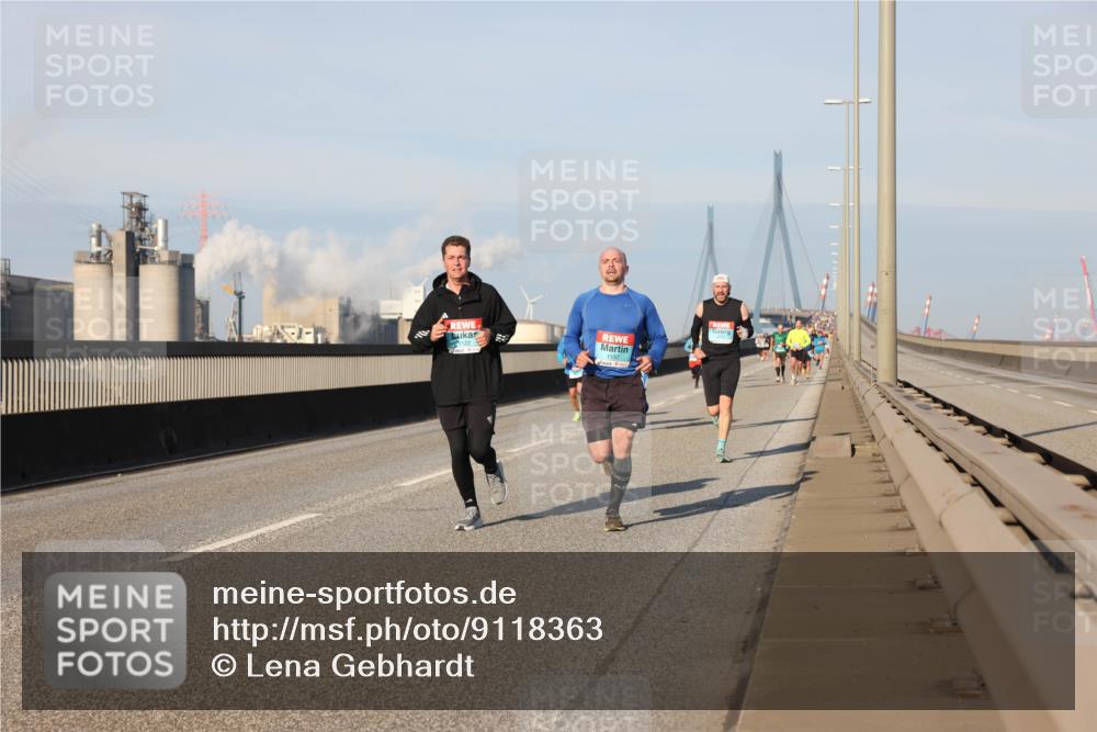 03.10.2025 - Köhlbrandbrückenlauf Lena Gebhardt http://msf.ph/oto/9118363 03.10.2025 09:44:45 Position 2  meine-sportfotos.de