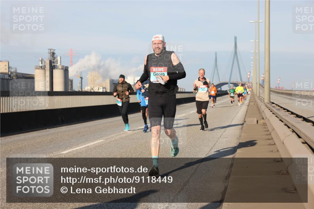 03.10.2025 - Köhlbrandbrückenlauf Lena Gebhardt http://msf.ph/oto/9118449 03.10.2025 09:44:48 Position 2  meine-sportfotos.de