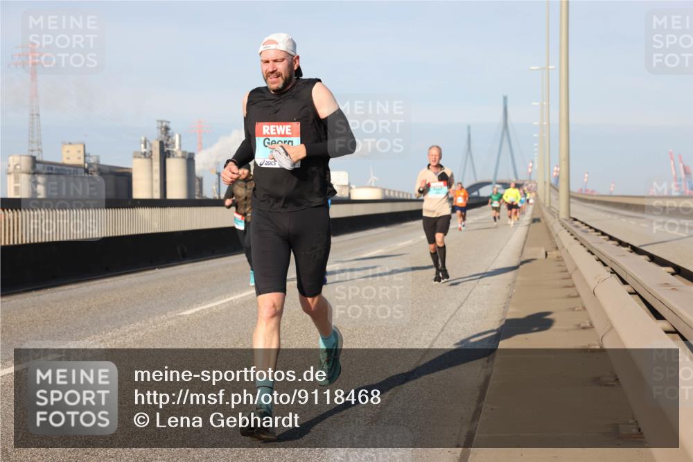 03.10.2025 - Köhlbrandbrückenlauf Lena Gebhardt http://msf.ph/oto/9118468 03.10.2025 09:44:49 Position 2  meine-sportfotos.de