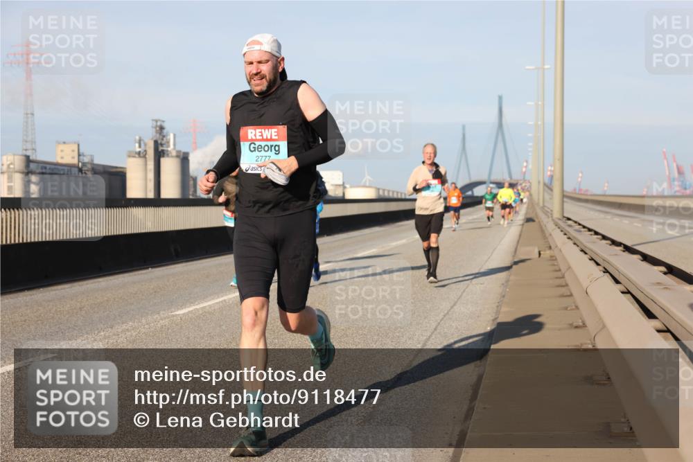03.10.2025 - Köhlbrandbrückenlauf Lena Gebhardt http://msf.ph/oto/9118477 03.10.2025 09:44:49 Position 2 2777 meine-sportfotos.de