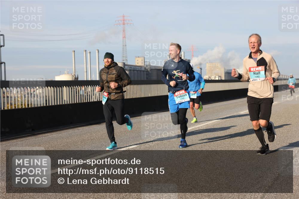 03.10.2025 - Köhlbrandbrückenlauf Lena Gebhardt http://msf.ph/oto/9118515 03.10.2025 09:44:51 Position 2 1262, 1082 meine-sportfotos.de